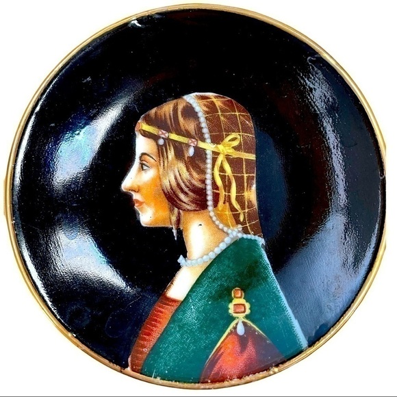 s.g.k. China, set of 2 small portrait plates, made in occupied Japan - Picture 2 of 6